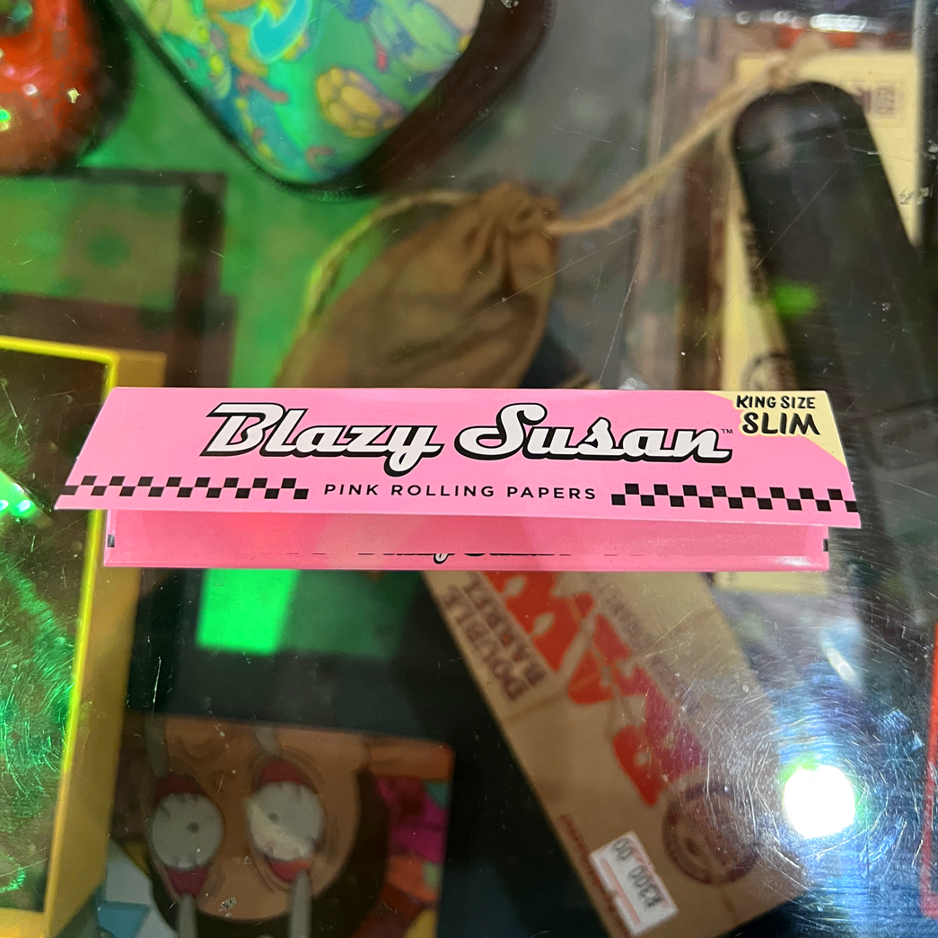 Blazy Susan Pink King Size Slim Rolling Papers | Premium Cannabis Pre-Roll | Dis-can Johannesburg - Image 1